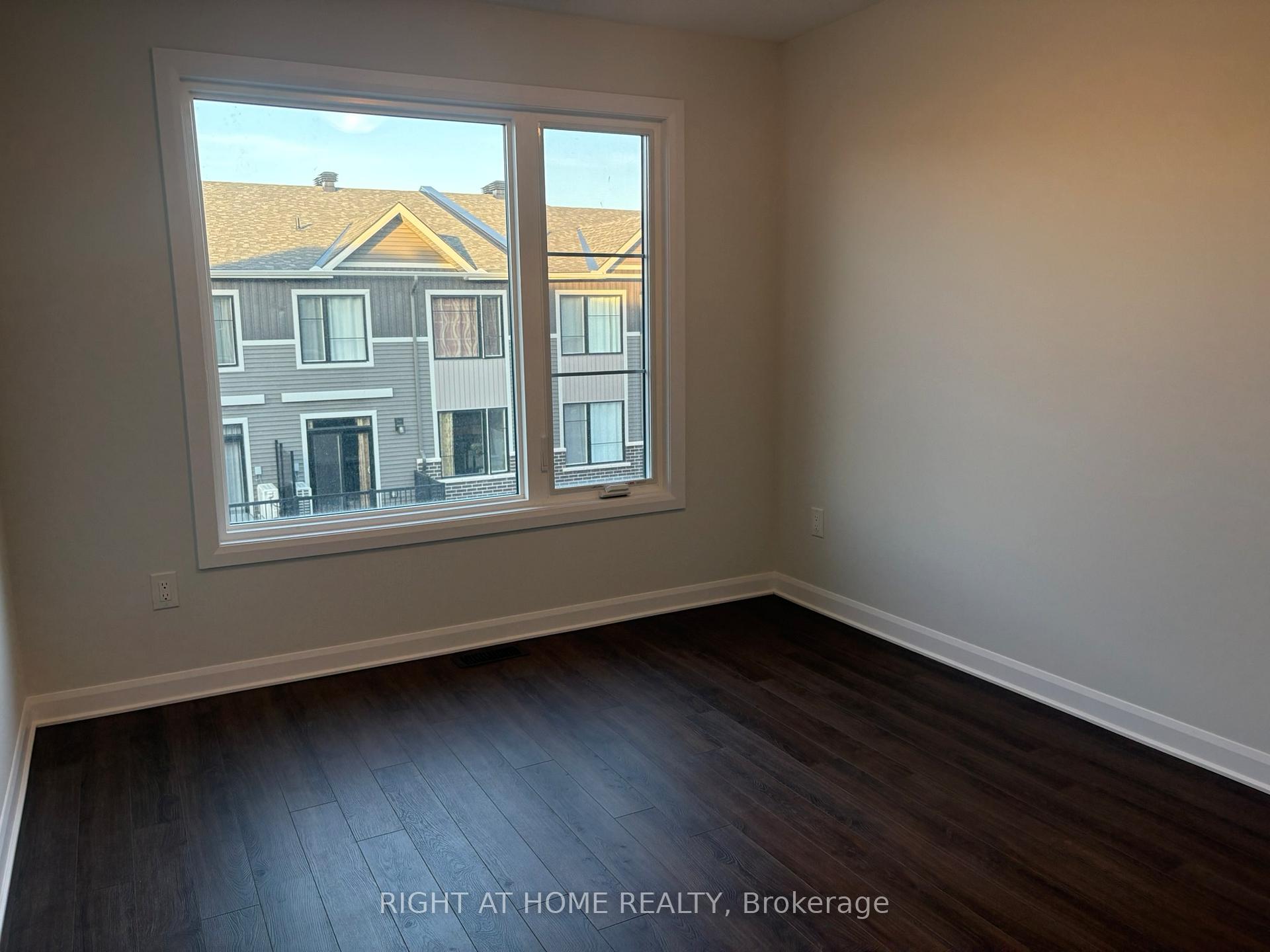 Photo 18 of 409 Silverberry Private, Ottawa, Kanata - Kanata Lakes/Heritage Hills — HOMEH