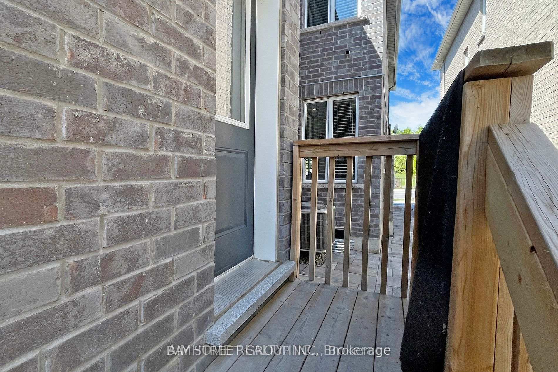 Photo 1 of Unit Coach House, 291 William Foster Road, Markham, Berczy — HOMEH