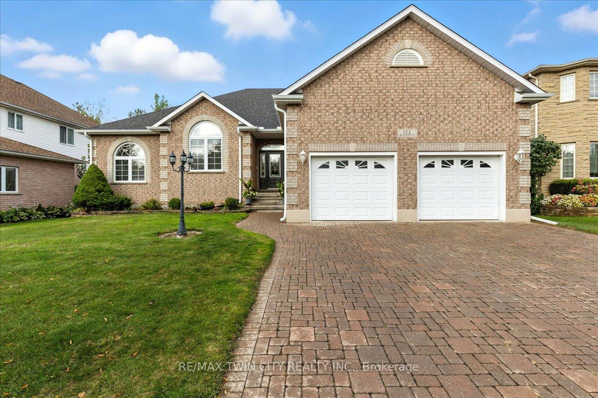 Photo 3 of 122 Briarmeadow Place, Kitchener — HOMEH