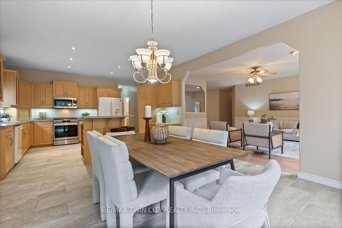Photo 10 of 122 Briarmeadow Place, Kitchener — HOMEH