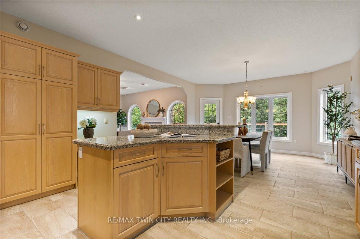 Photo 18 of 122 Briarmeadow Place, Kitchener — HOMEH
