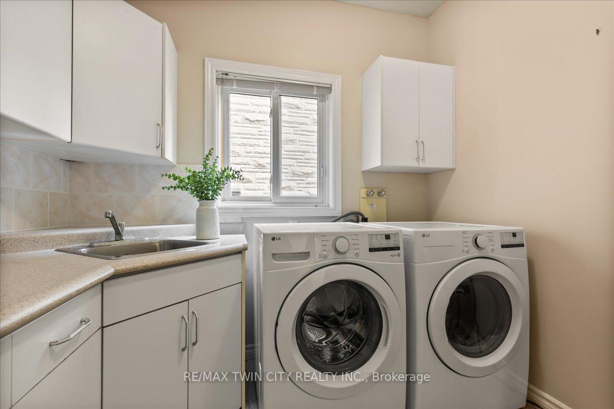 Photo 20 of 122 Briarmeadow Place, Kitchener — HOMEH