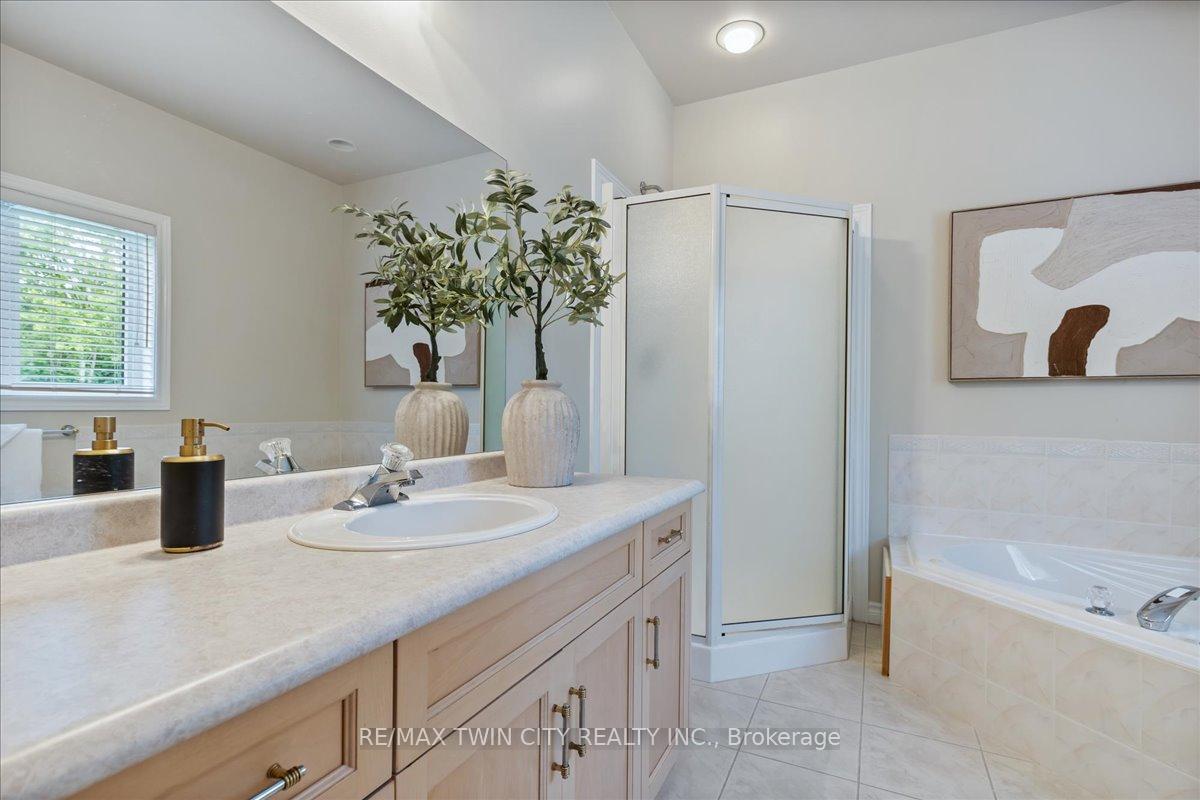 Photo 23 of 122 Briarmeadow Place, Kitchener — HOMEH