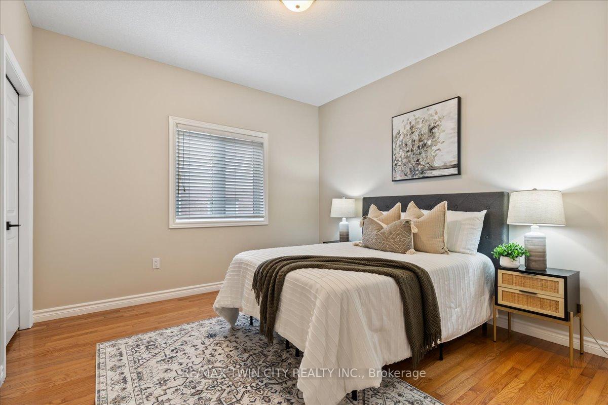 Photo 24 of 122 Briarmeadow Place, Kitchener — HOMEH