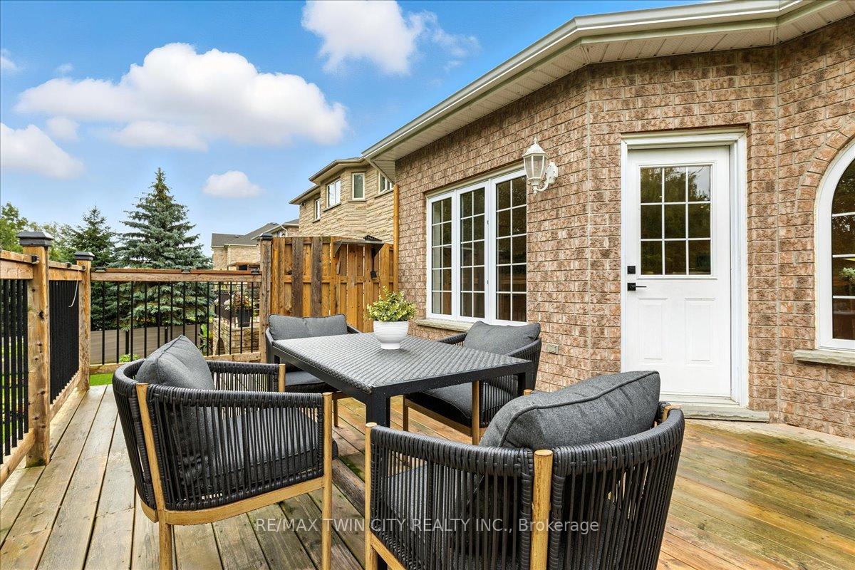 Photo 33 of 122 Briarmeadow Place, Kitchener — HOMEH