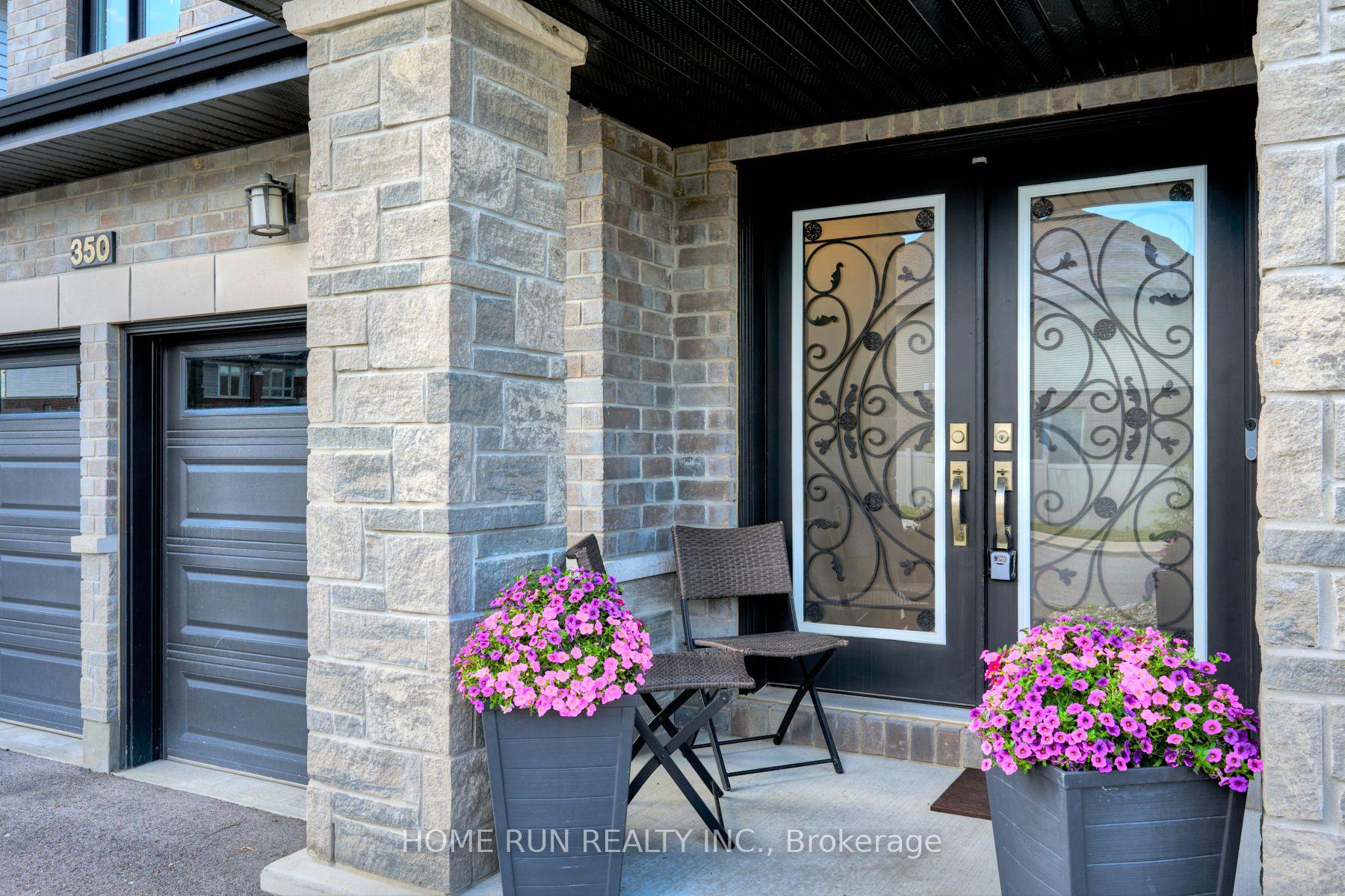 Photo 2 of 350 Haliburton Heights, Ottawa, Kanata - Emerald Meadows/Trailwest — HOMEH