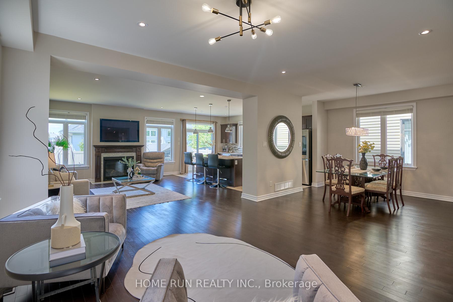 Photo 4 of 350 Haliburton Heights, Ottawa, Kanata - Emerald Meadows/Trailwest — HOMEH