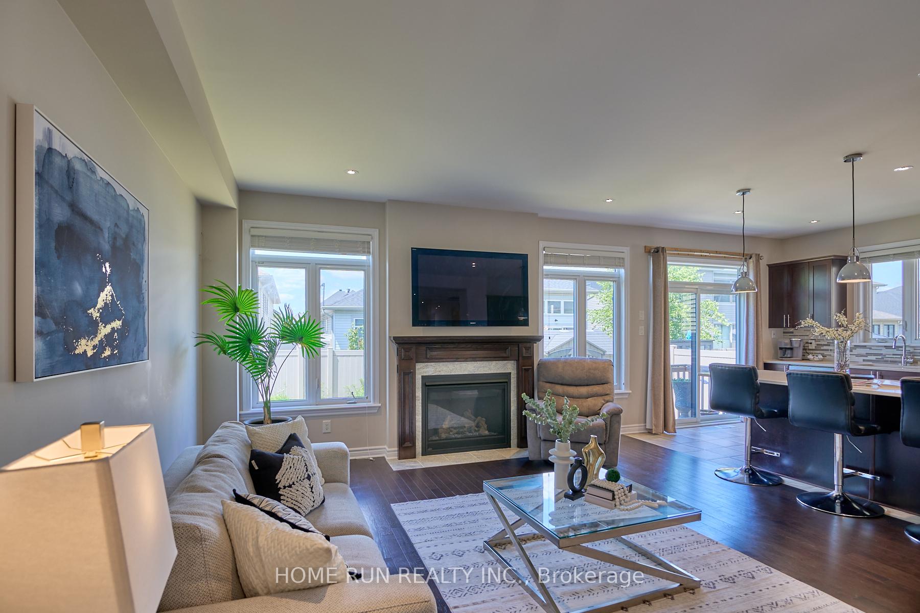 Photo 9 of 350 Haliburton Heights, Ottawa, Kanata - Emerald Meadows/Trailwest — HOMEH