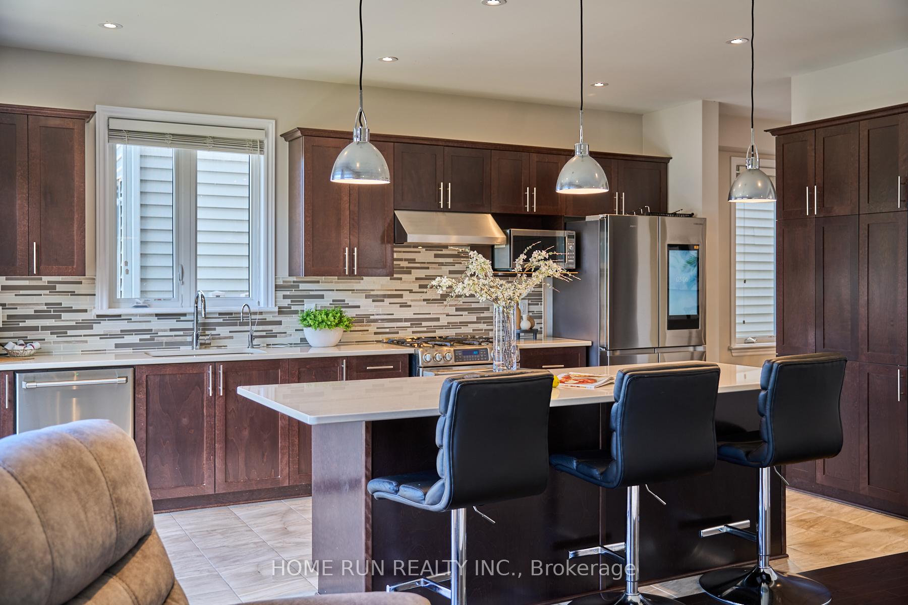 Photo 13 of 350 Haliburton Heights, Ottawa, Kanata - Emerald Meadows/Trailwest — HOMEH