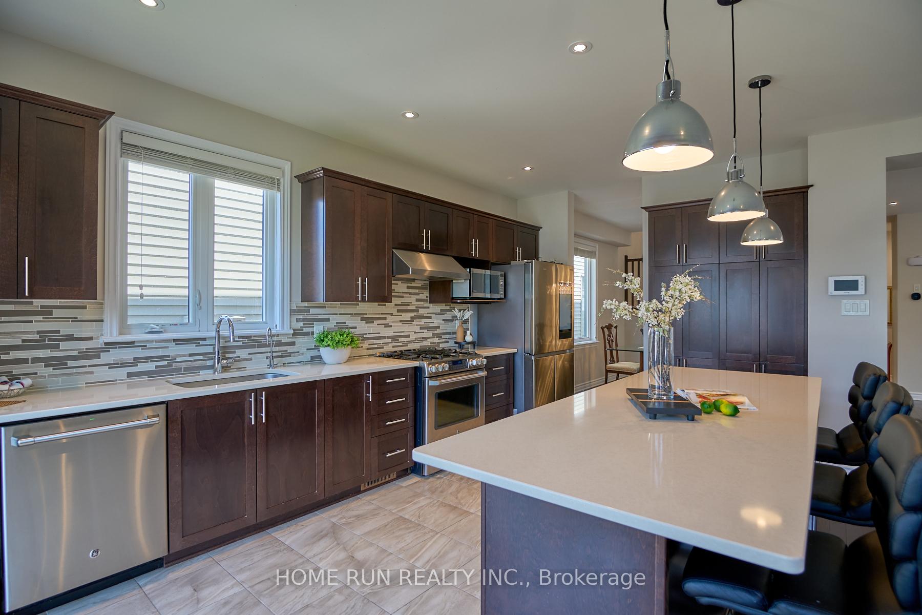 Photo 15 of 350 Haliburton Heights, Ottawa, Kanata - Emerald Meadows/Trailwest — HOMEH