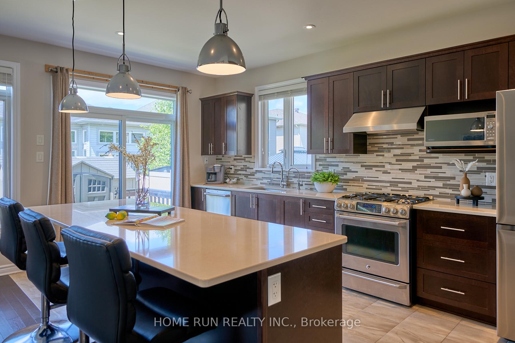 Photo 16 of 350 Haliburton Heights, Ottawa, Kanata - Emerald Meadows/Trailwest — HOMEH