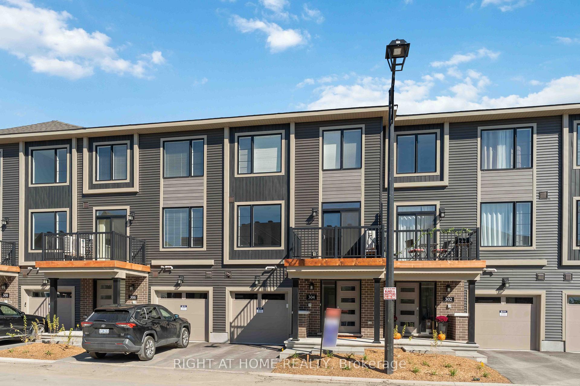 Photo 3 of 304 Clearpath Private, Ottawa, Kanata - Kanata Lakes/Heritage Hills — HOMEH