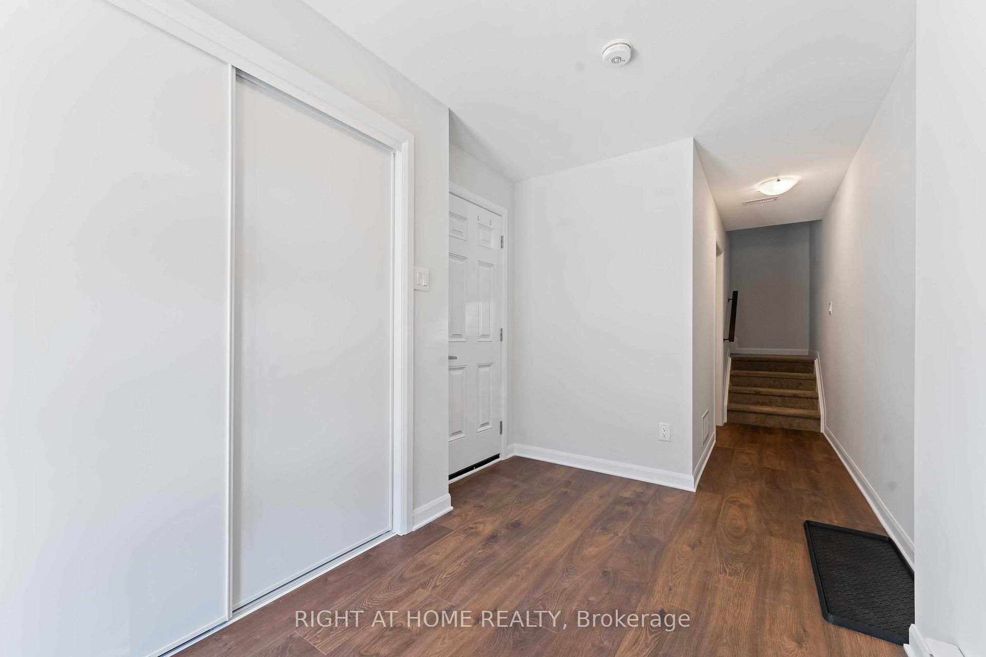 Photo 6 of 304 Clearpath Private, Ottawa, Kanata - Kanata Lakes/Heritage Hills — HOMEH