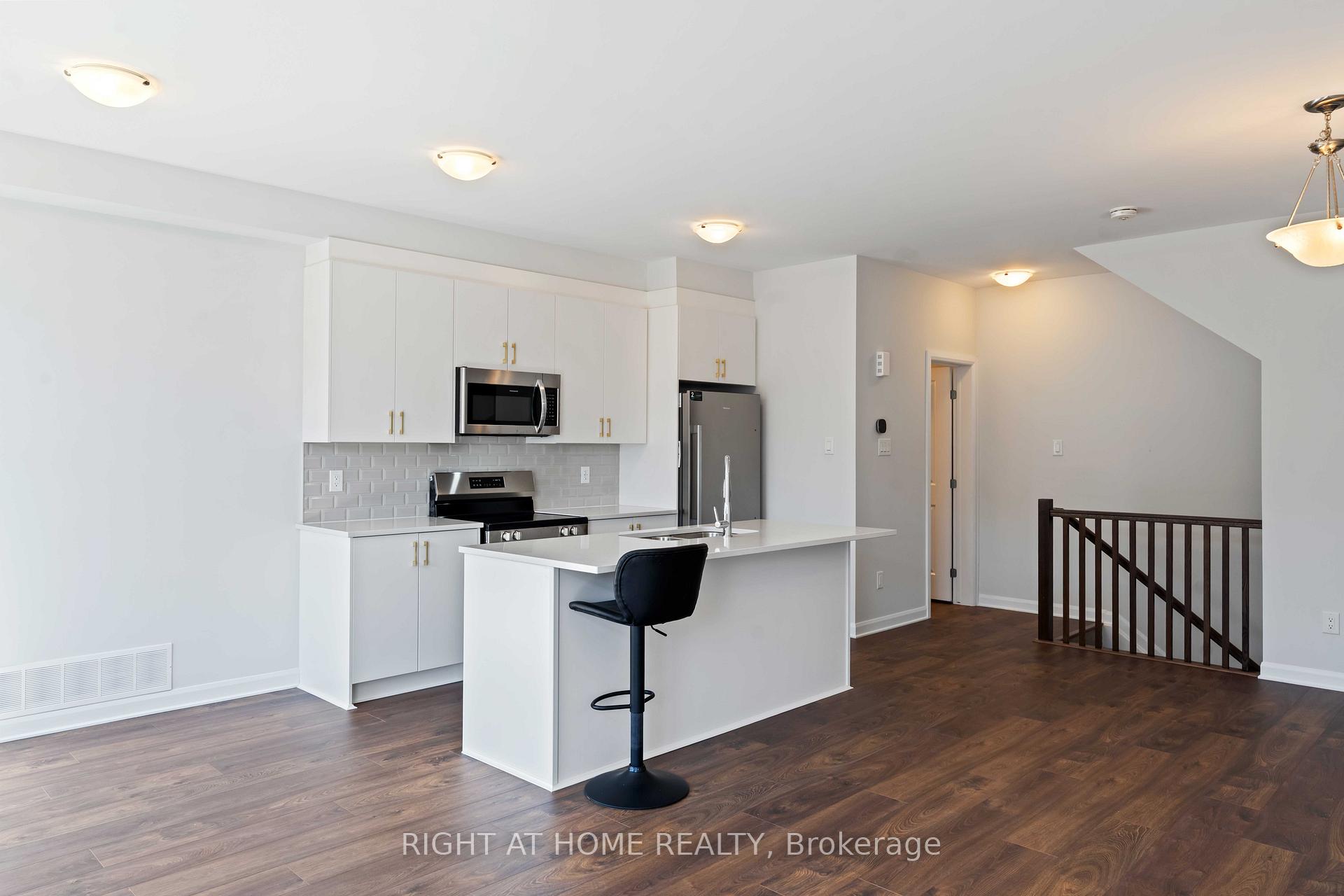 Photo 9 of 304 Clearpath Private, Ottawa, Kanata - Kanata Lakes/Heritage Hills — HOMEH