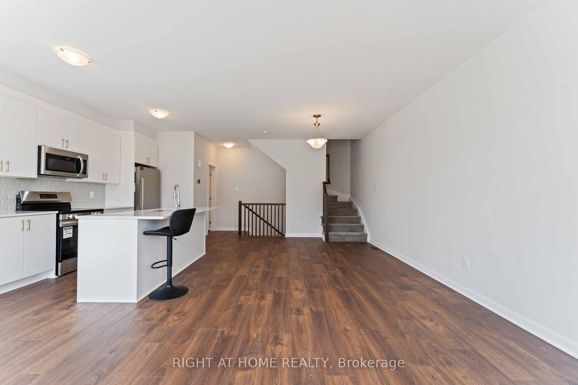 Photo 10 of 304 Clearpath Private, Ottawa, Kanata - Kanata Lakes/Heritage Hills — HOMEH
