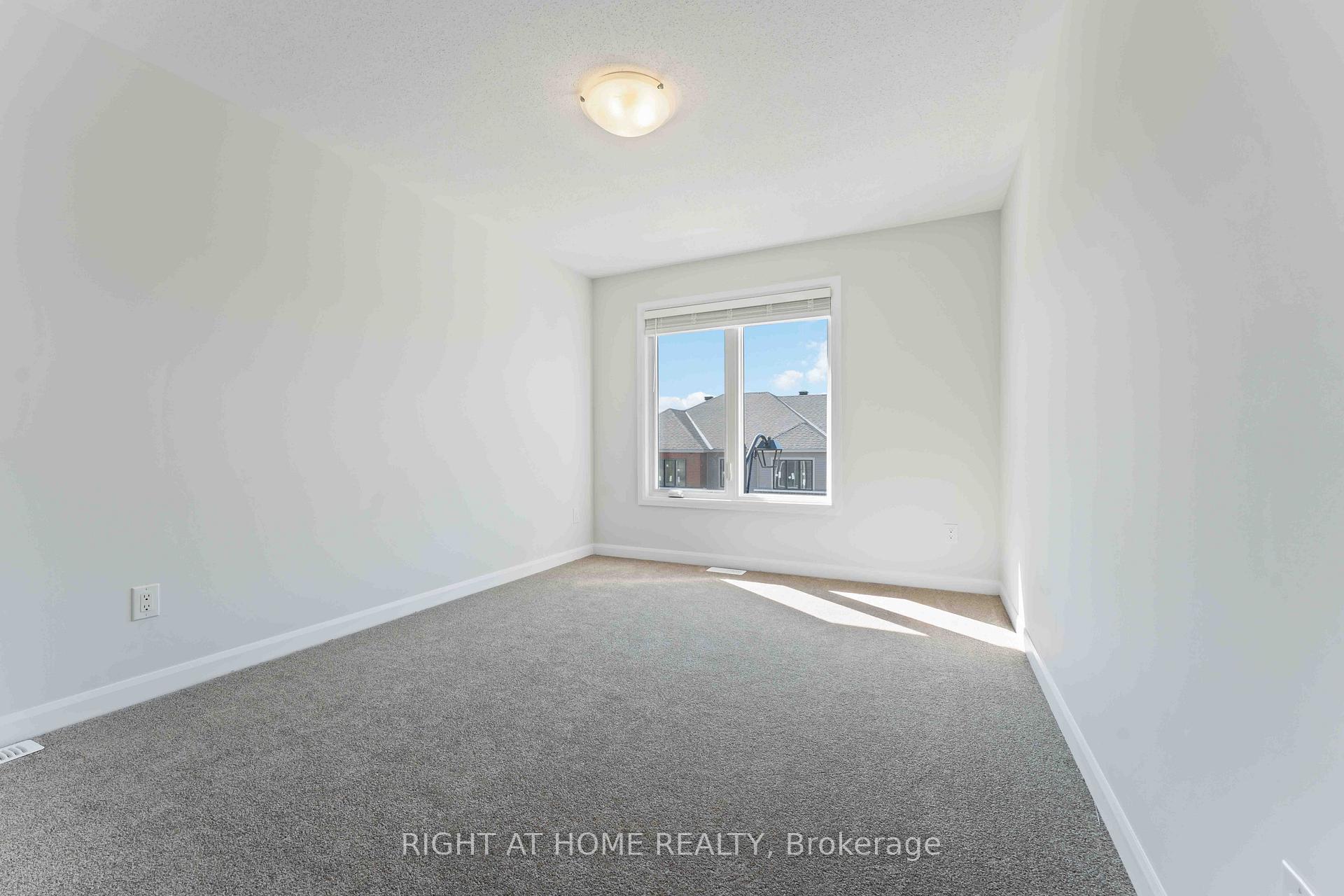 Photo 17 of 304 Clearpath Private, Ottawa, Kanata - Kanata Lakes/Heritage Hills — HOMEH