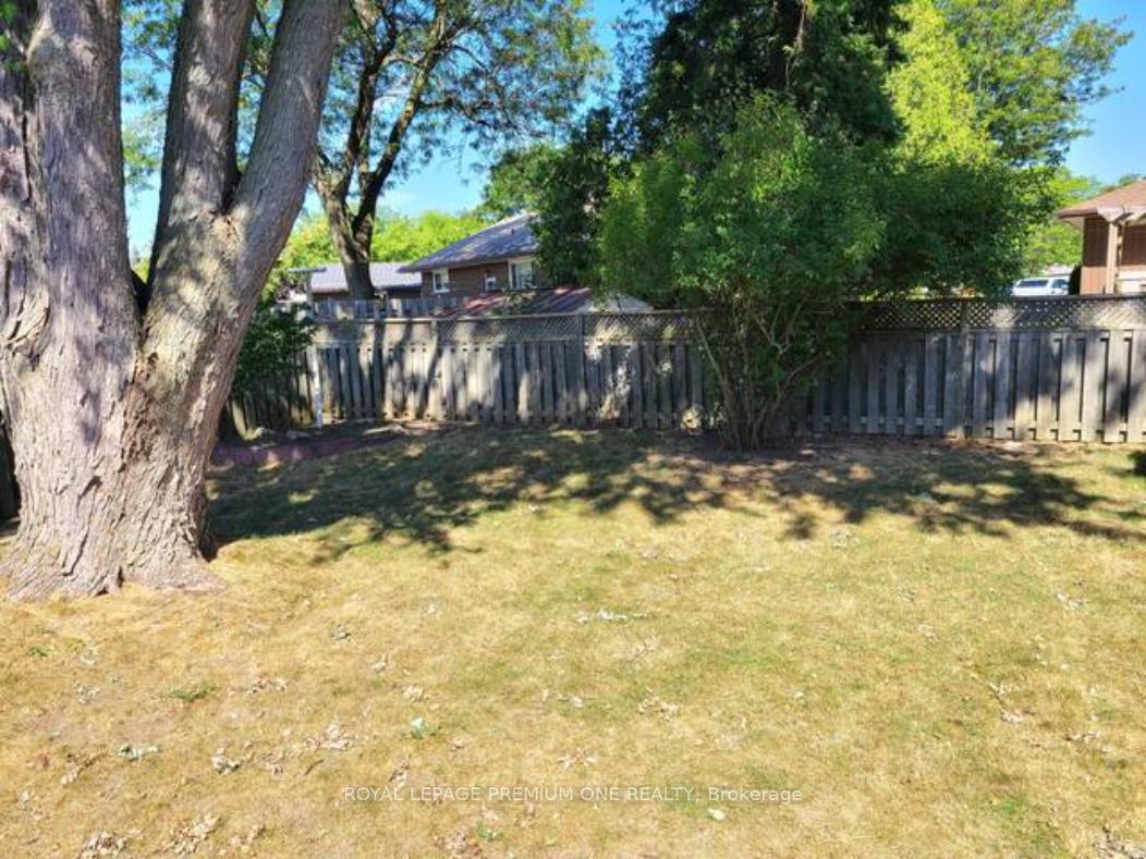 Photo 10 of Unit Lower, 106 Trafalgar Avenue S, Kitchener — HOMEH