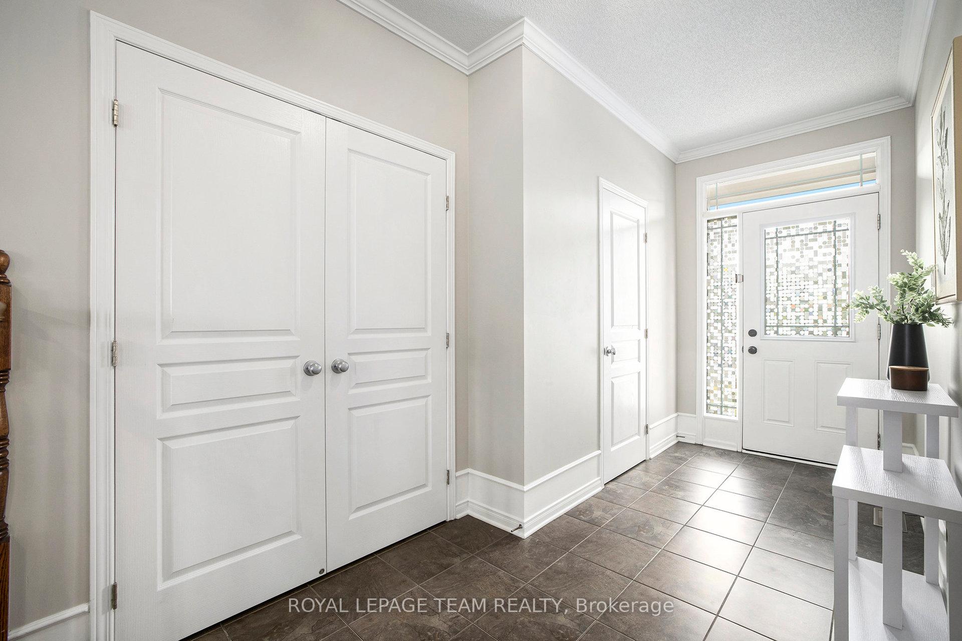 Photo 3 of 1517 Carronbridge Circle, Ottawa, Kanata - Emerald Meadows/Trailwest — HOMEH
