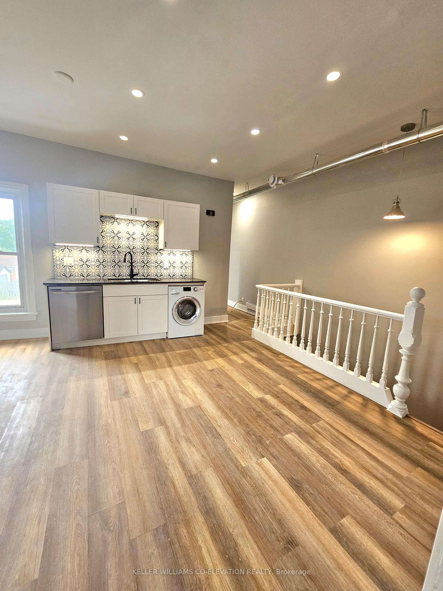Photo 8 of 357 Barton Street E, Hamilton, Landsdale — HOMEH