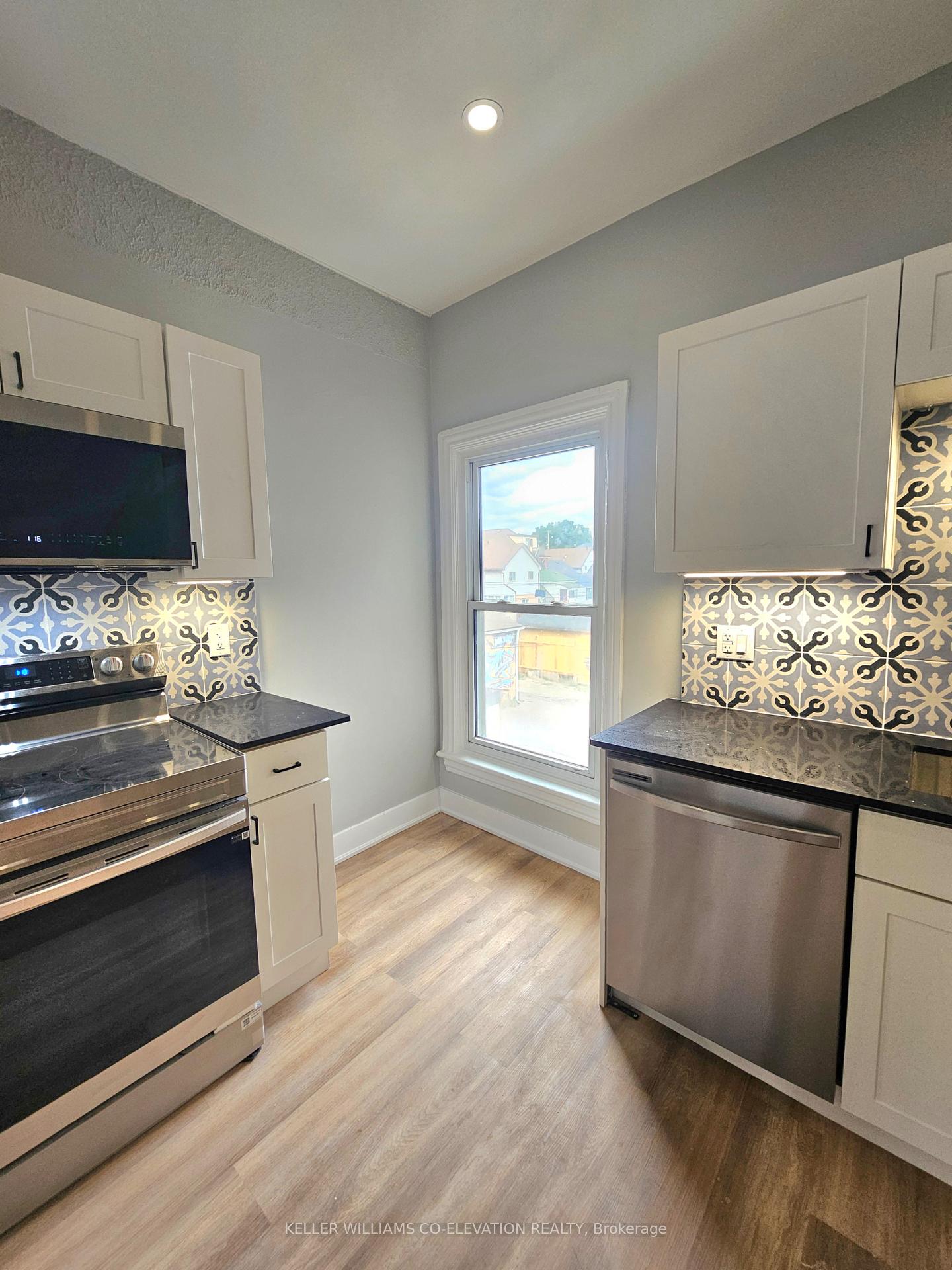 Photo 9 of 357 Barton Street E, Hamilton, Landsdale — HOMEH