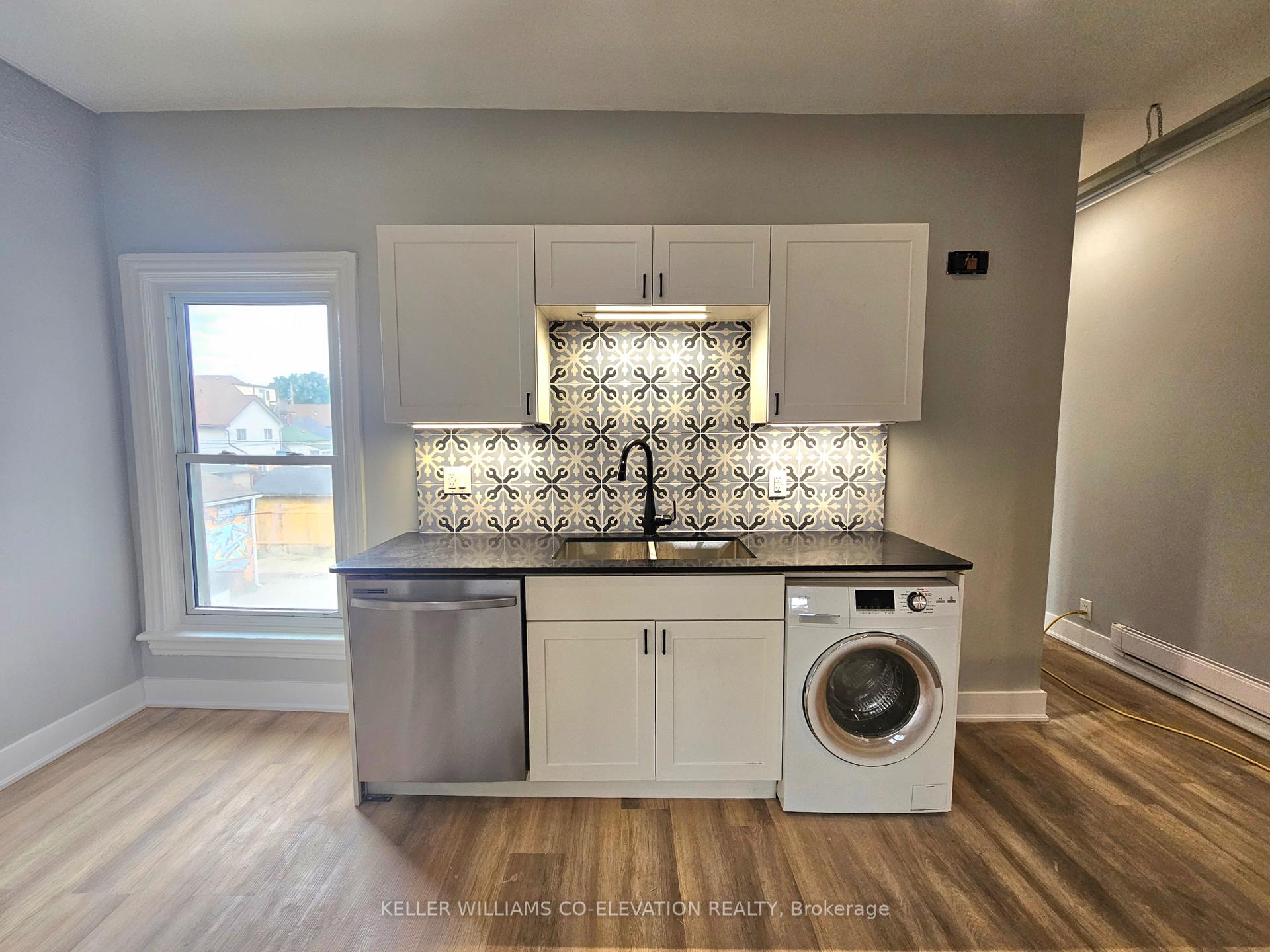 Photo 10 of 357 Barton Street E, Hamilton, Landsdale — HOMEH