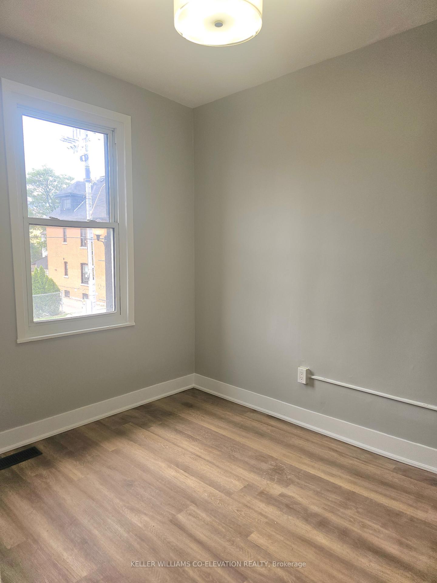 Photo 16 of 357 Barton Street E, Hamilton, Landsdale — HOMEH