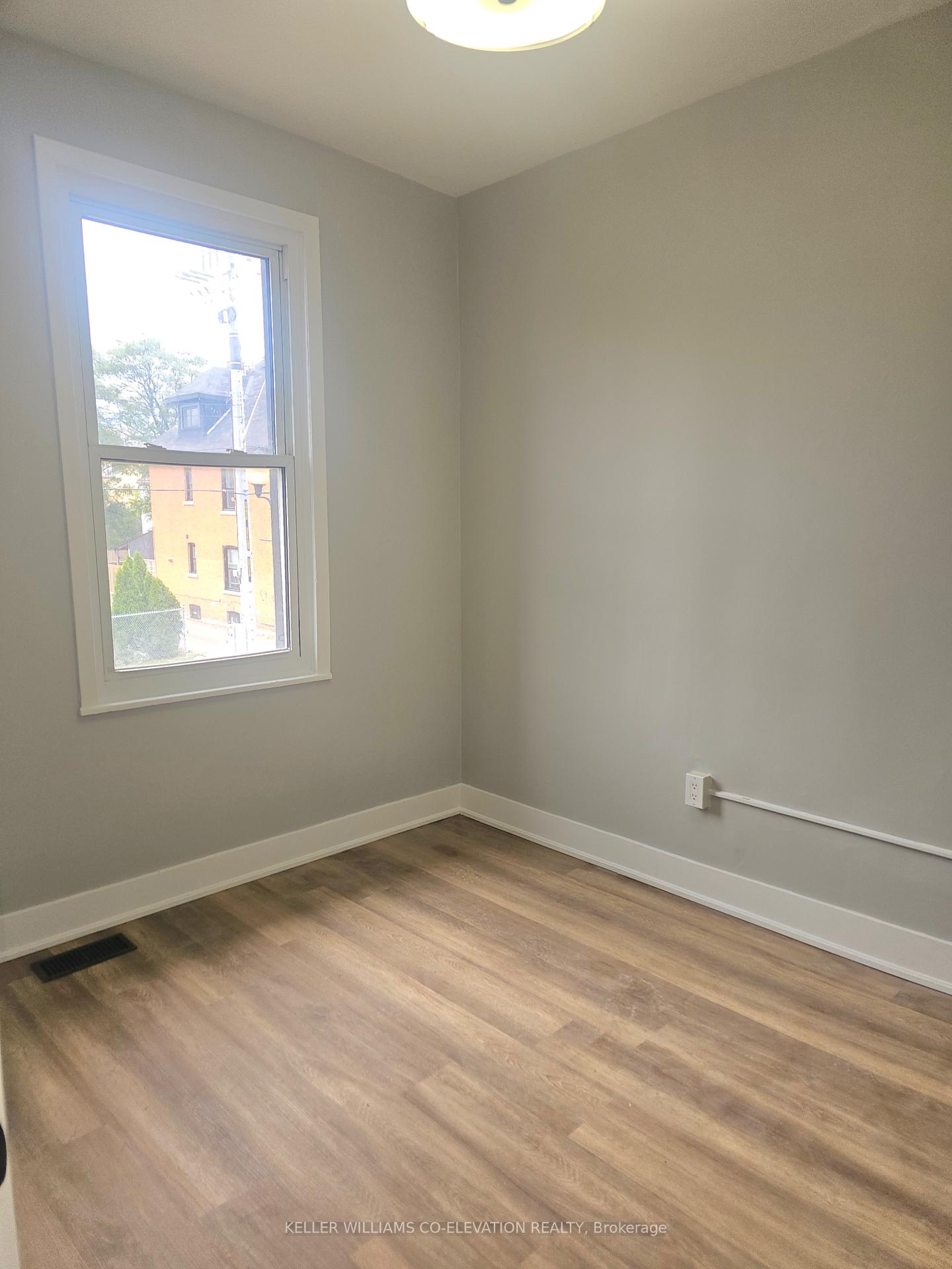 Photo 17 of 357 Barton Street E, Hamilton, Landsdale — HOMEH