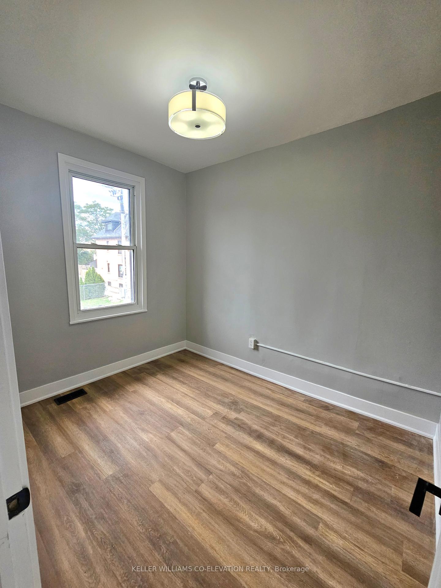 Photo 28 of 357 Barton Street E, Hamilton, Landsdale — HOMEH