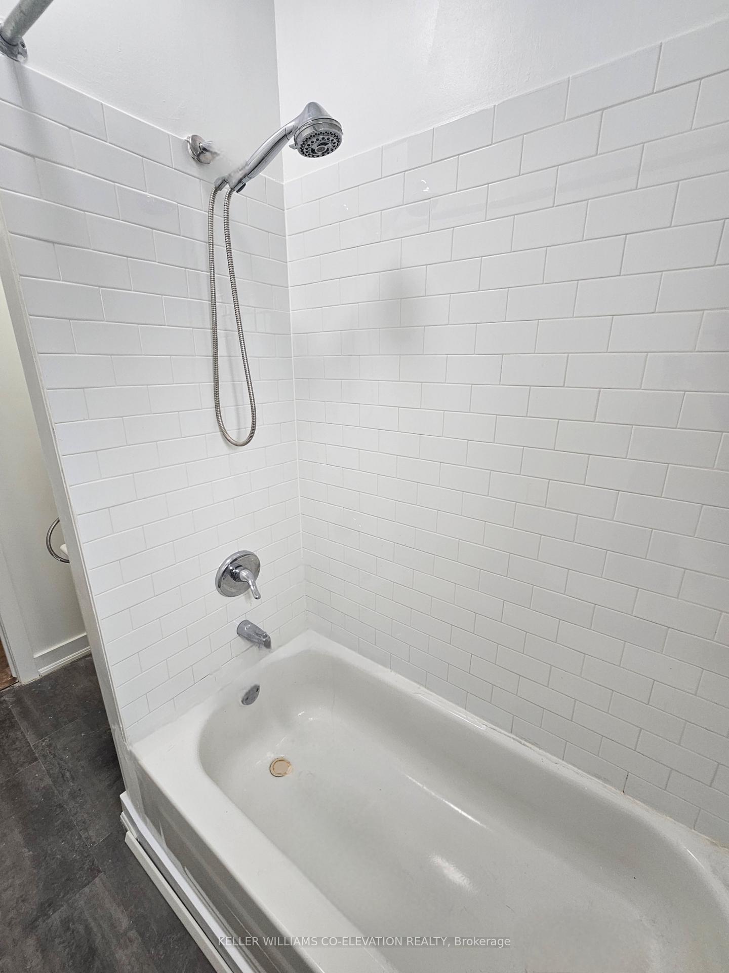 Photo 30 of 357 Barton Street E, Hamilton, Landsdale — HOMEH