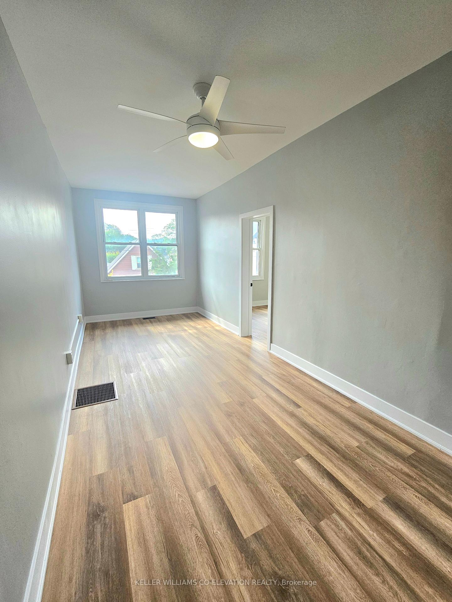 Photo 32 of 357 Barton Street E, Hamilton, Landsdale — HOMEH