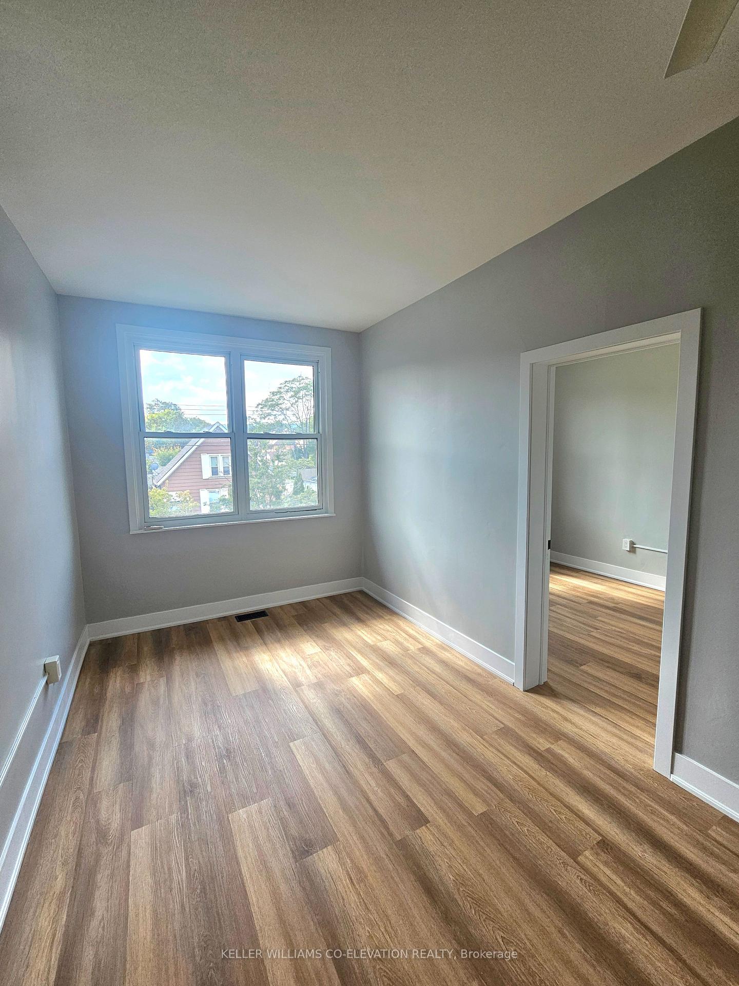 Photo 37 of 357 Barton Street E, Hamilton, Landsdale — HOMEH