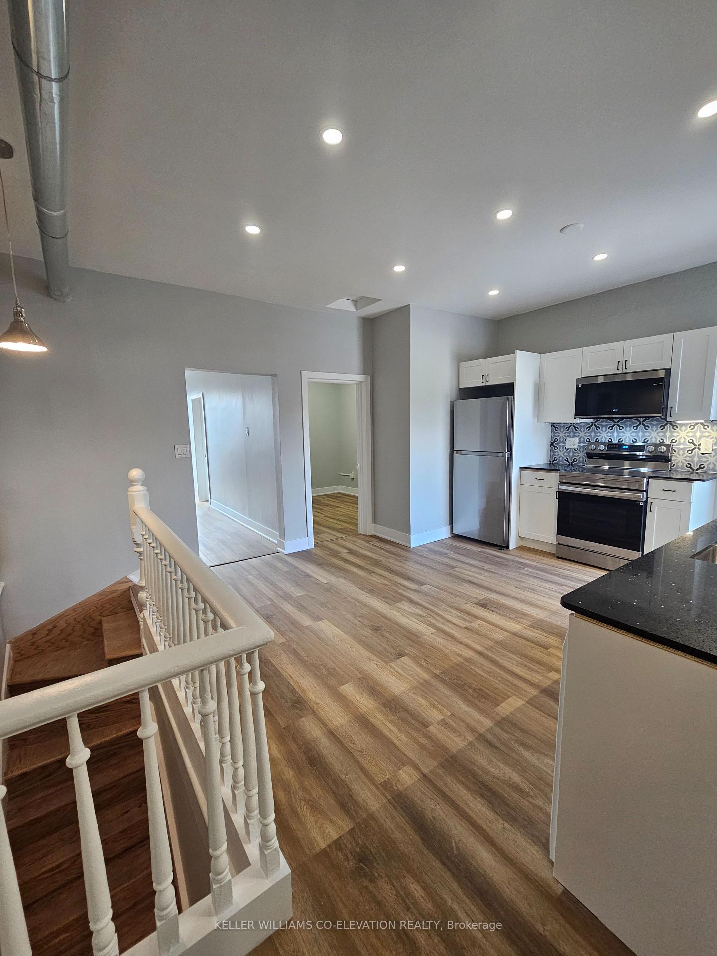 Photo 42 of 357 Barton Street E, Hamilton, Landsdale — HOMEH