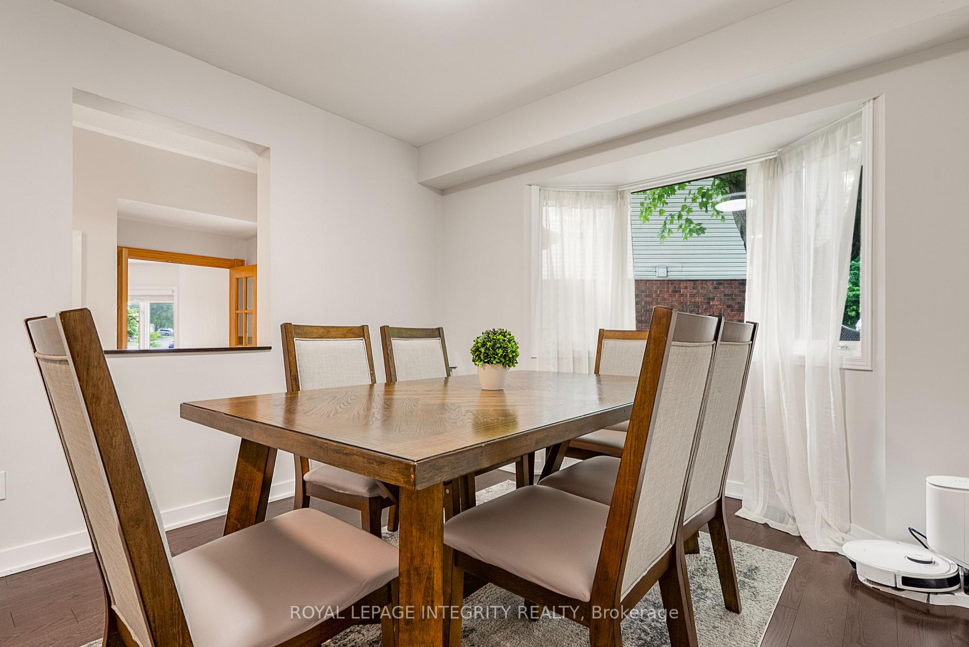 Photo 4 of 82 Blackdome Crescent, Ottawa, Kanata - Kanata Lakes/Heritage Hills — HOMEH