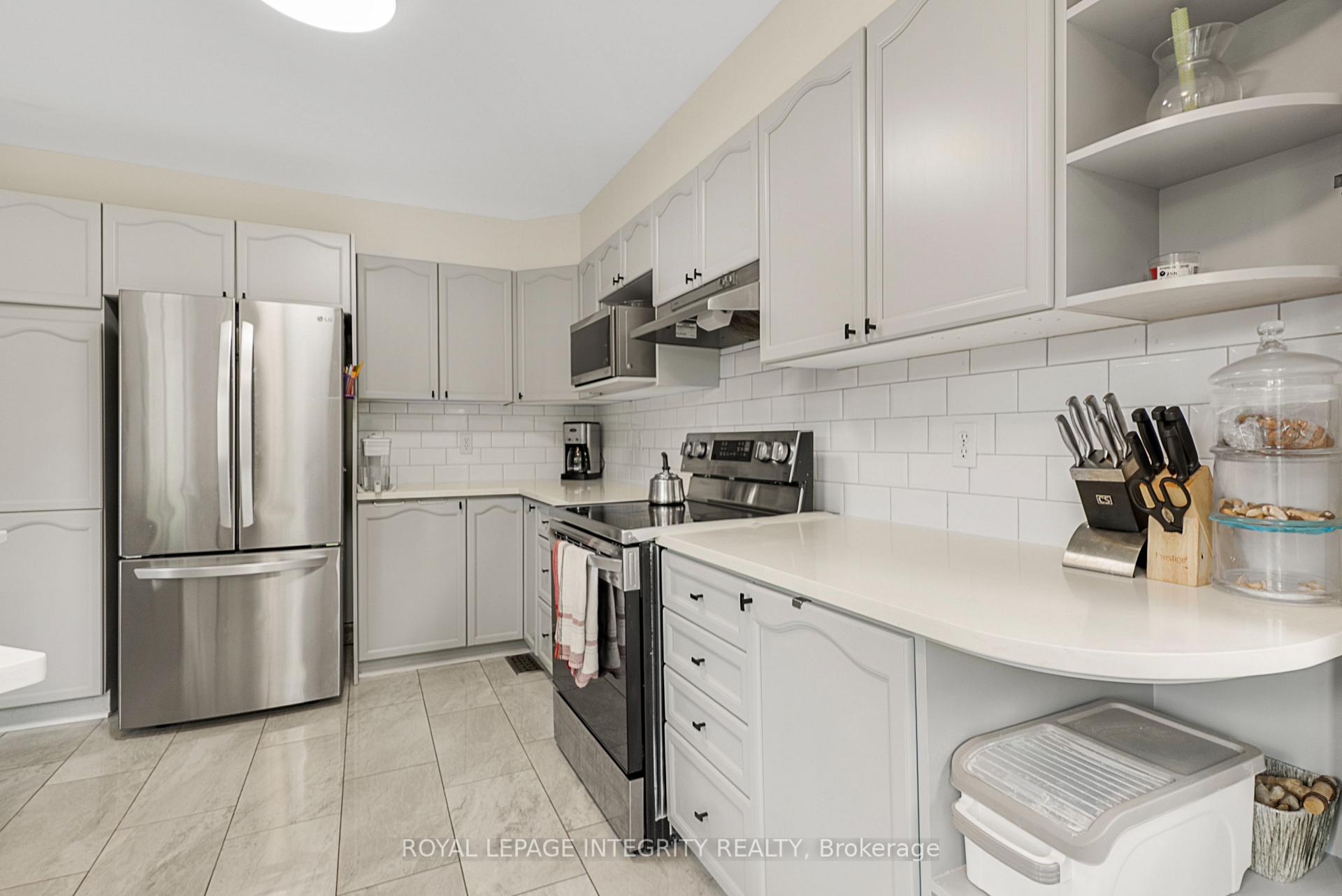 Photo 7 of 82 Blackdome Crescent, Ottawa, Kanata - Kanata Lakes/Heritage Hills — HOMEH