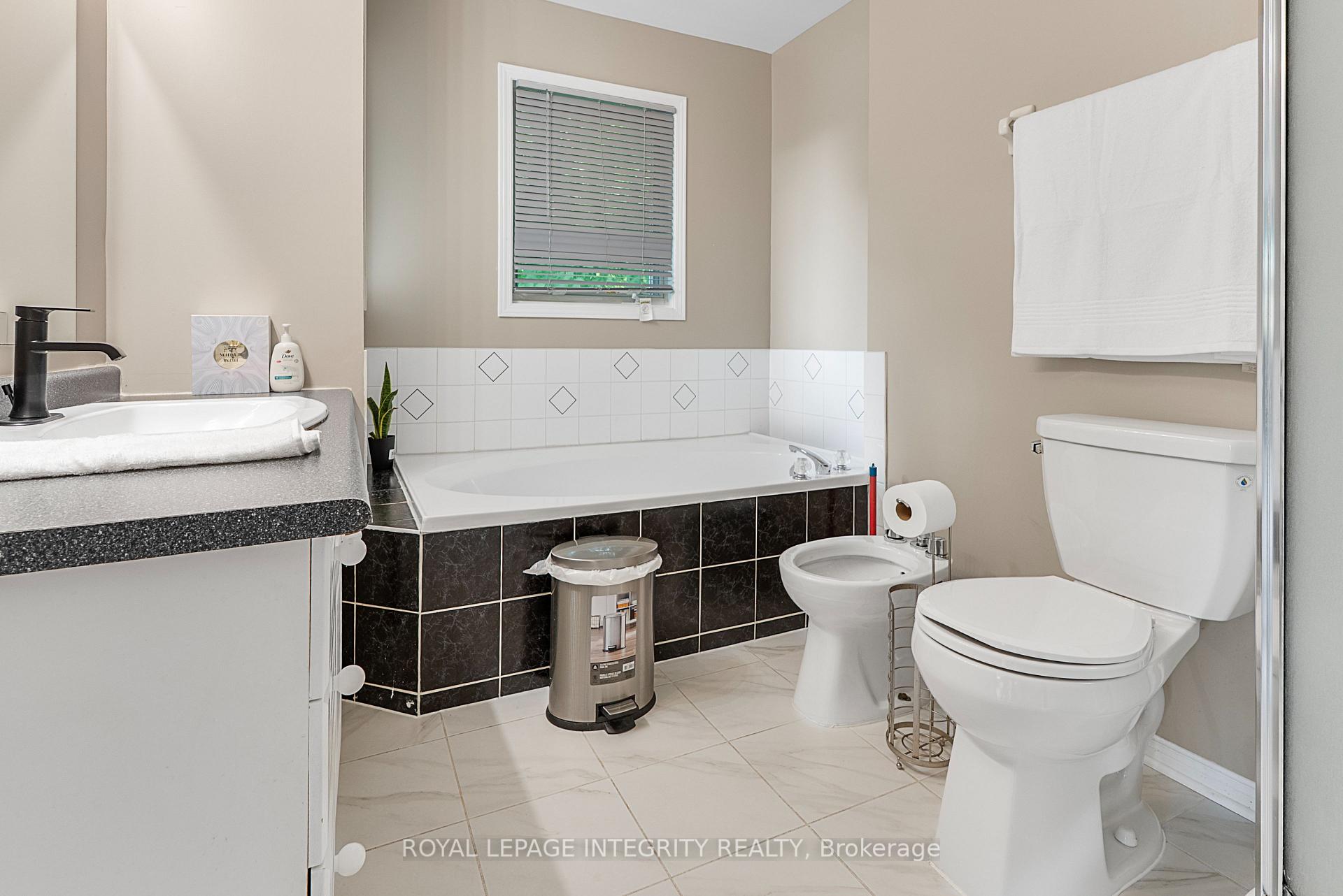 Photo 22 of 82 Blackdome Crescent, Ottawa, Kanata - Kanata Lakes/Heritage Hills — HOMEH