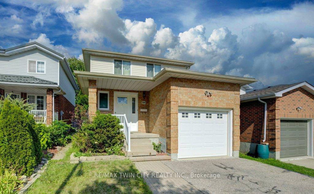 Photo 1 of 44 Northmanor Crescent, Kitchener — HOMEH