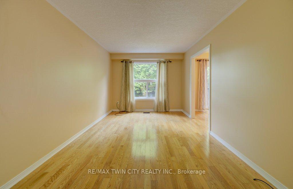 Photo 6 of 44 Northmanor Crescent, Kitchener — HOMEH