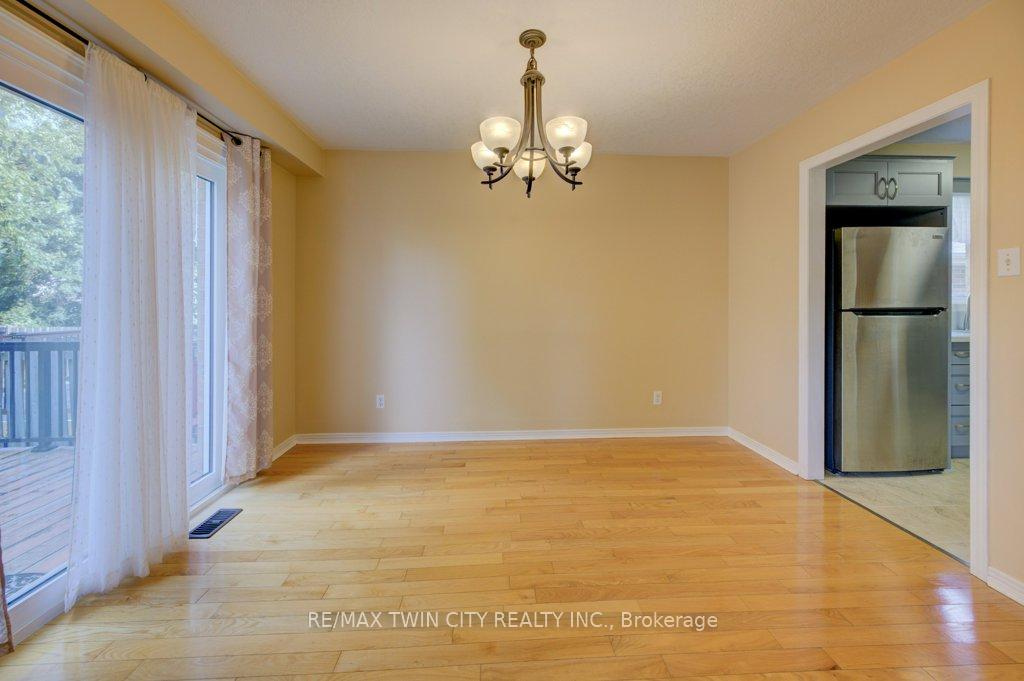 Photo 8 of 44 Northmanor Crescent, Kitchener — HOMEH