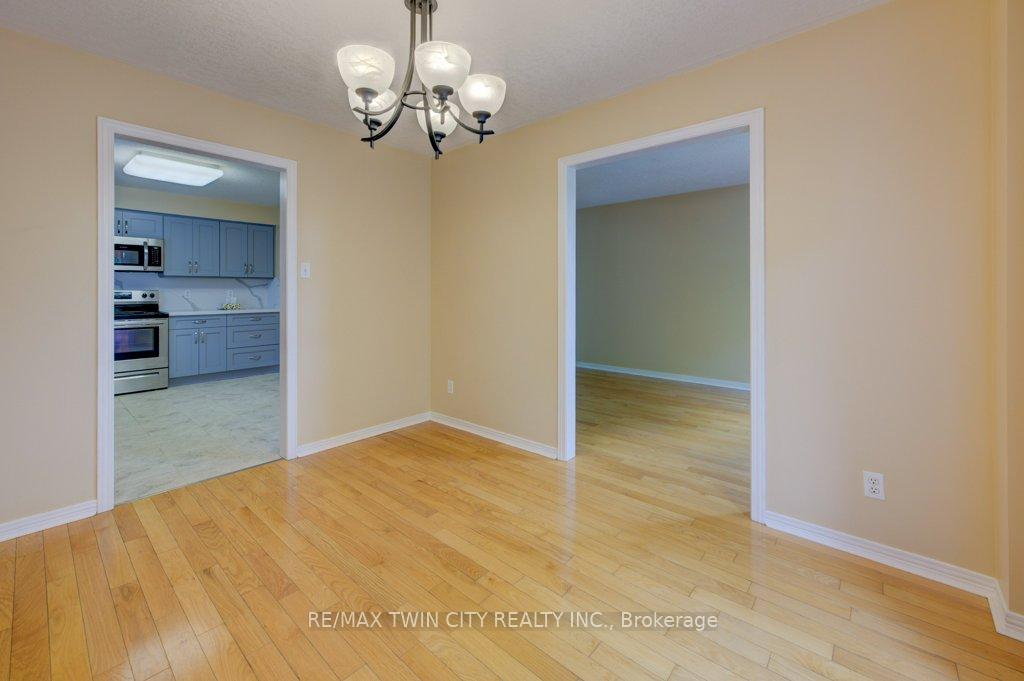 Photo 9 of 44 Northmanor Crescent, Kitchener — HOMEH