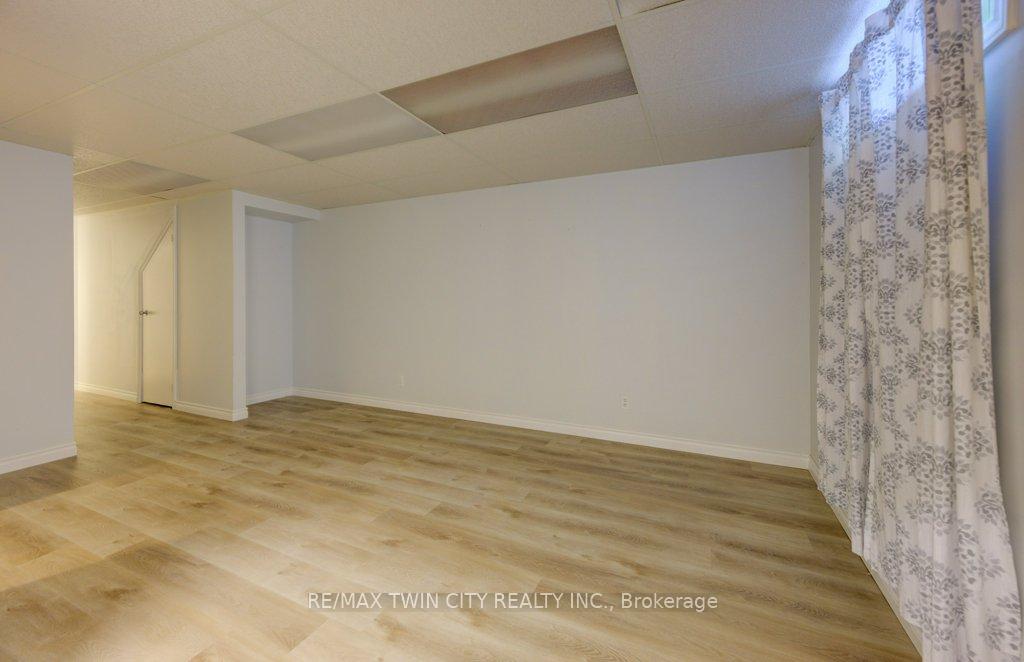 Photo 24 of 44 Northmanor Crescent, Kitchener — HOMEH