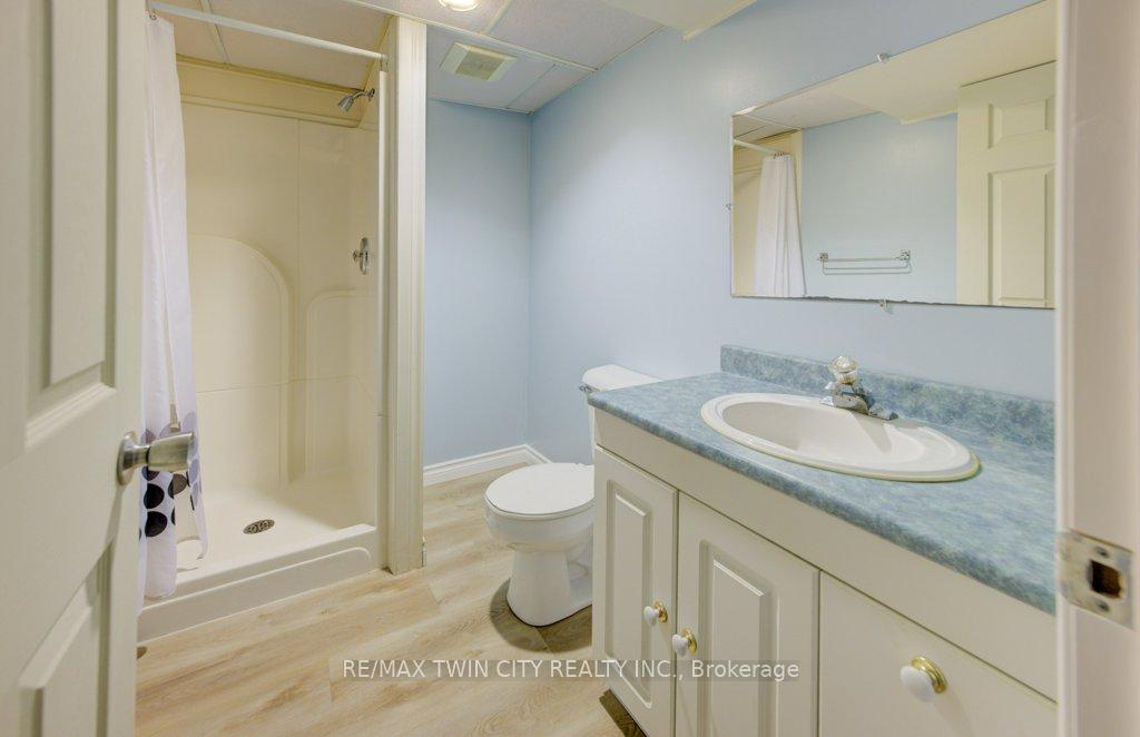 Photo 25 of 44 Northmanor Crescent, Kitchener — HOMEH