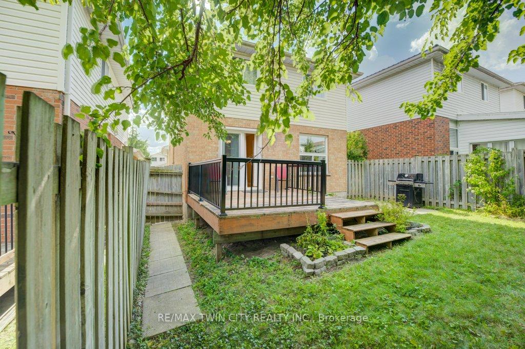 Photo 30 of 44 Northmanor Crescent, Kitchener — HOMEH