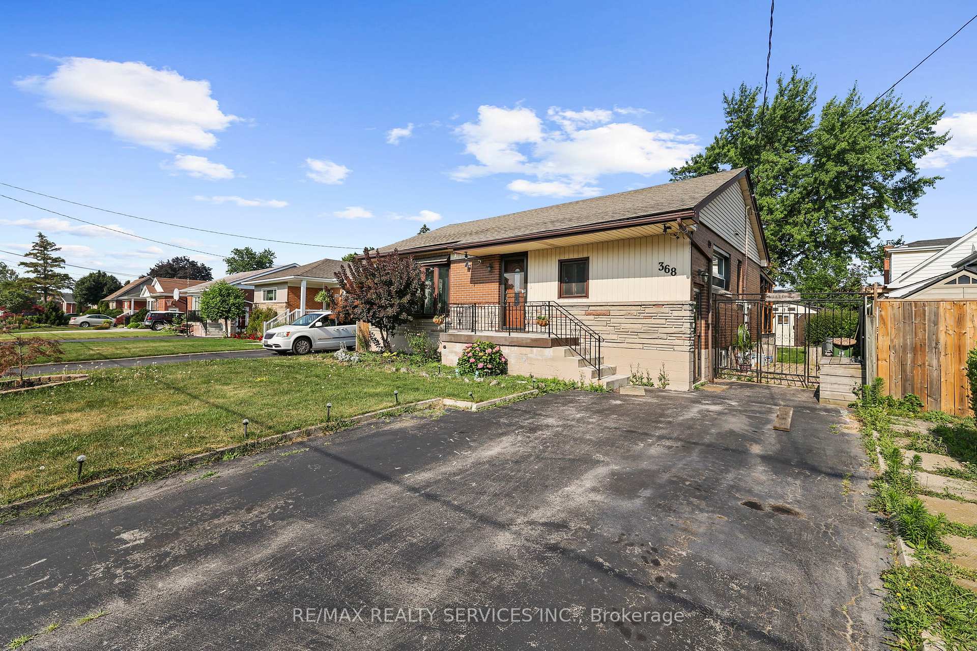 Photo 2 of 368 Upper Kenilworth Avenue, Hamilton, Huntington — HOMEH
