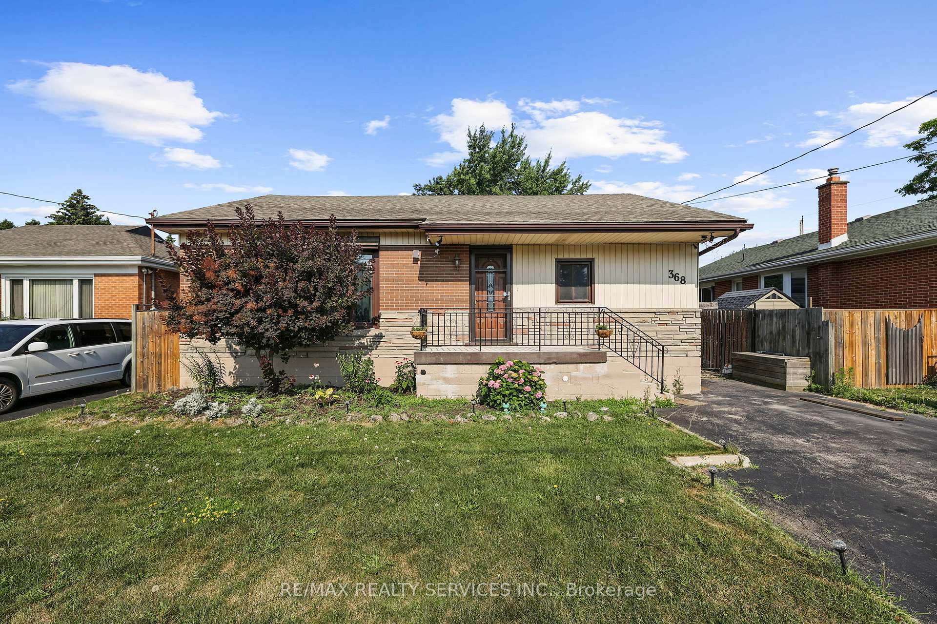 Photo 3 of 368 Upper Kenilworth Avenue, Hamilton, Huntington — HOMEH