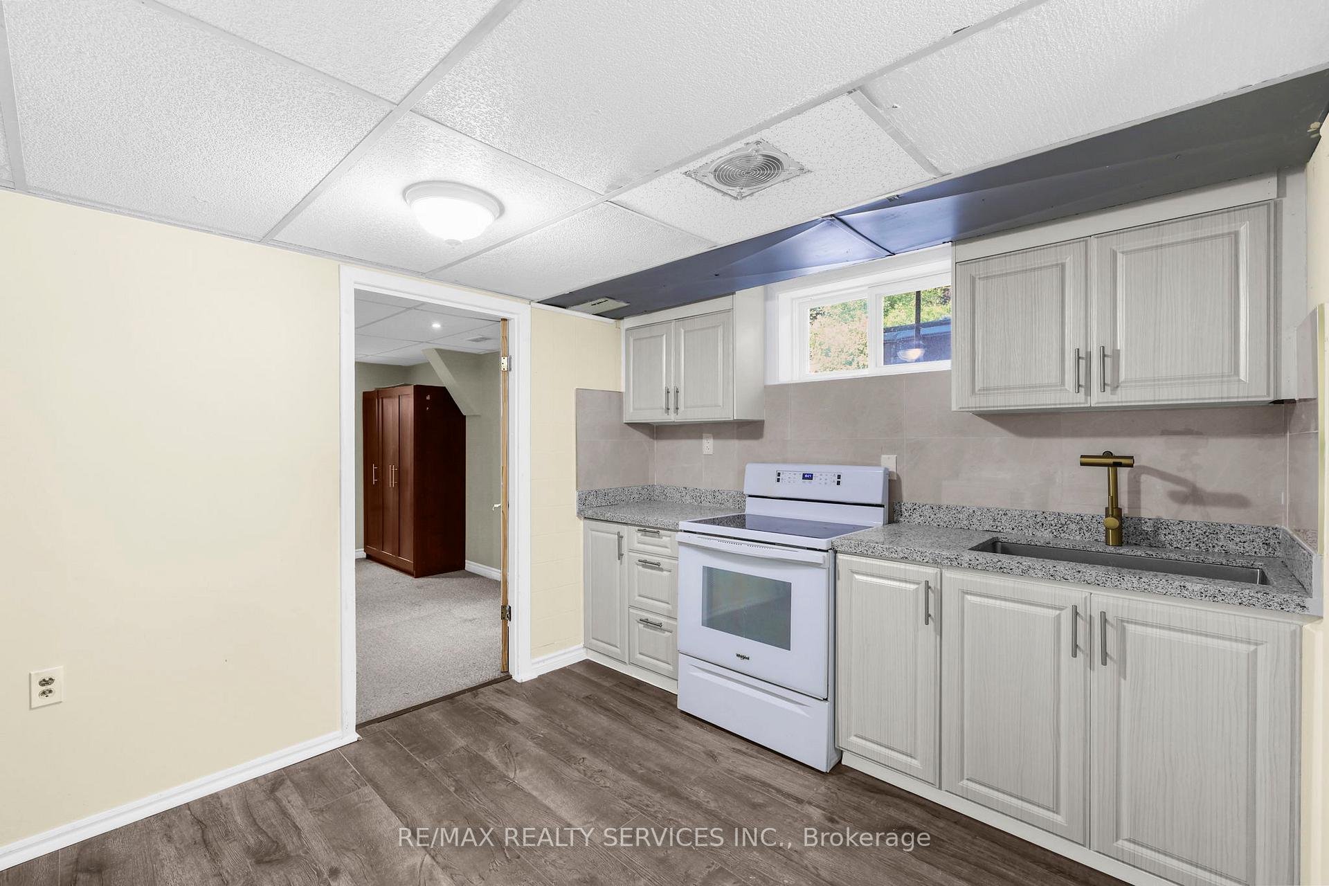 Photo 10 of 368 Upper Kenilworth Avenue, Hamilton, Huntington — HOMEH