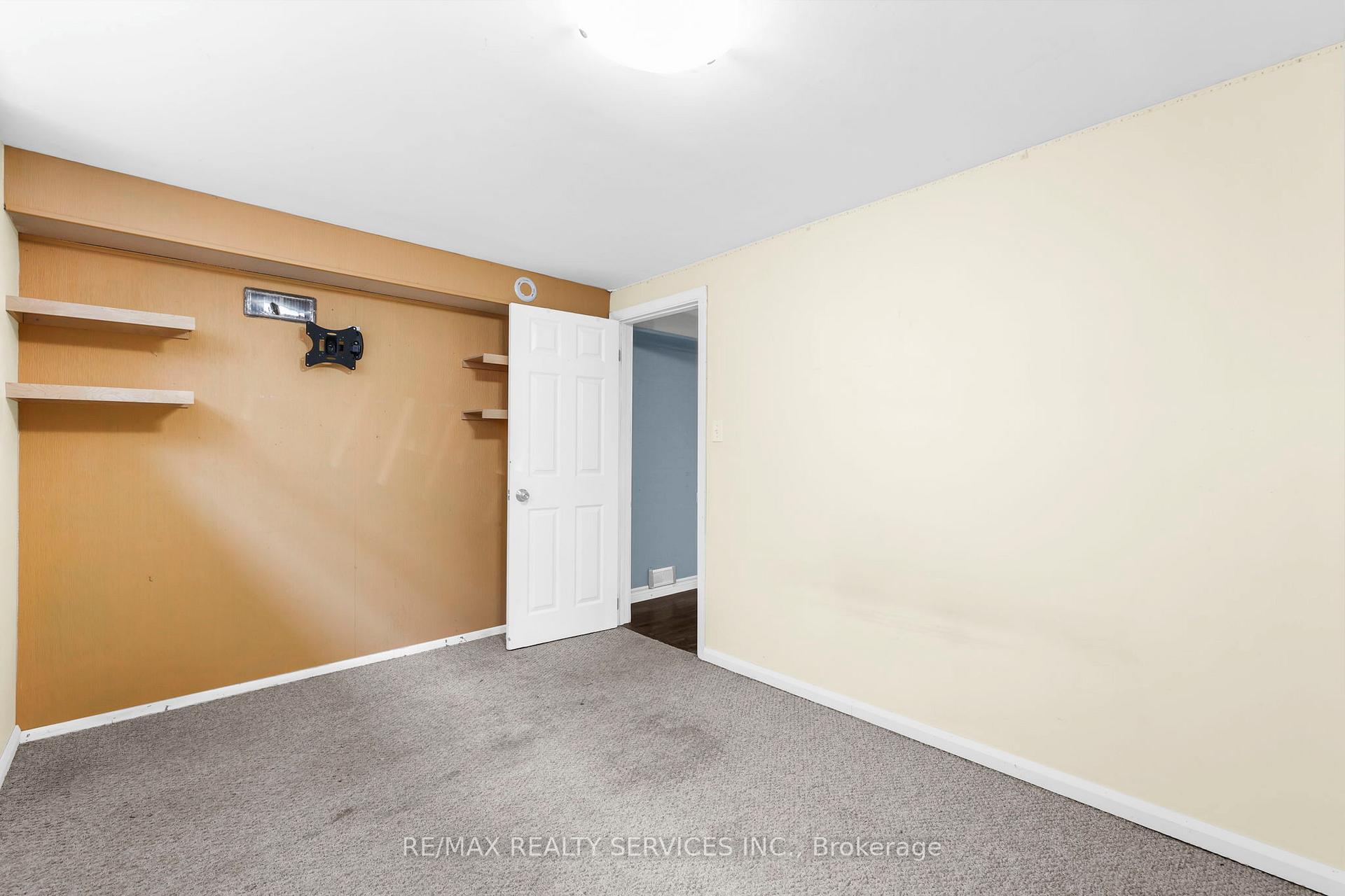 Photo 14 of 368 Upper Kenilworth Avenue, Hamilton, Huntington — HOMEH