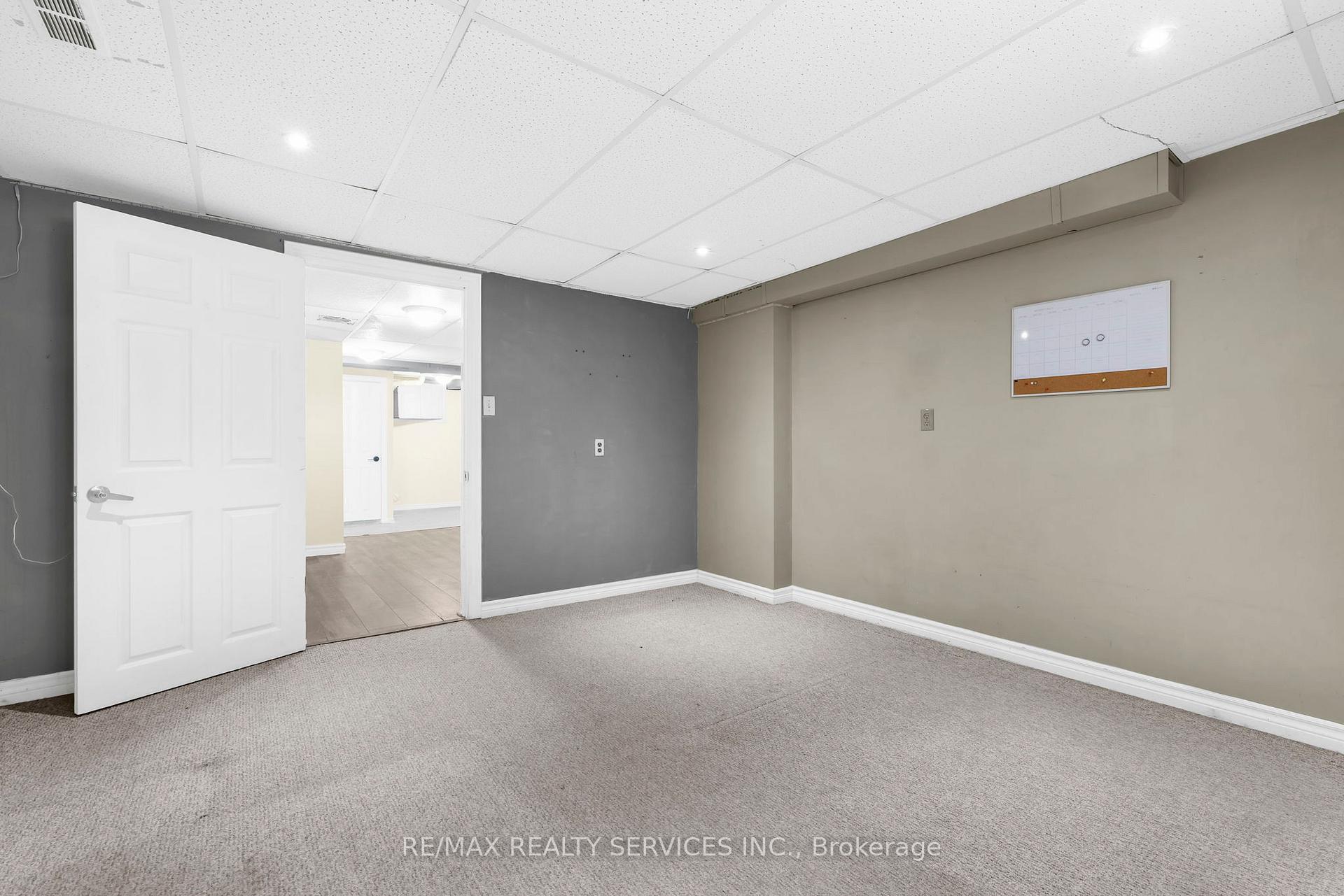 Photo 15 of 368 Upper Kenilworth Avenue, Hamilton, Huntington — HOMEH