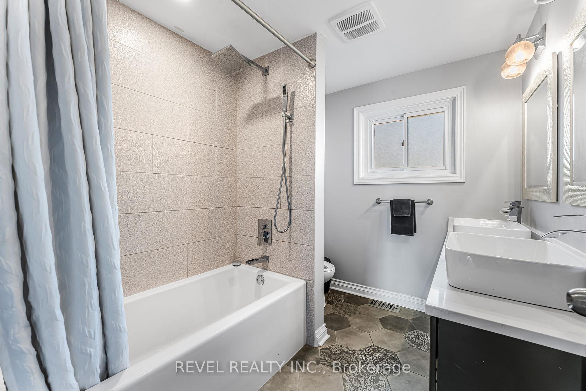 Photo 10 of 30 Owen Place, Hamilton, Greenford — HOMEH