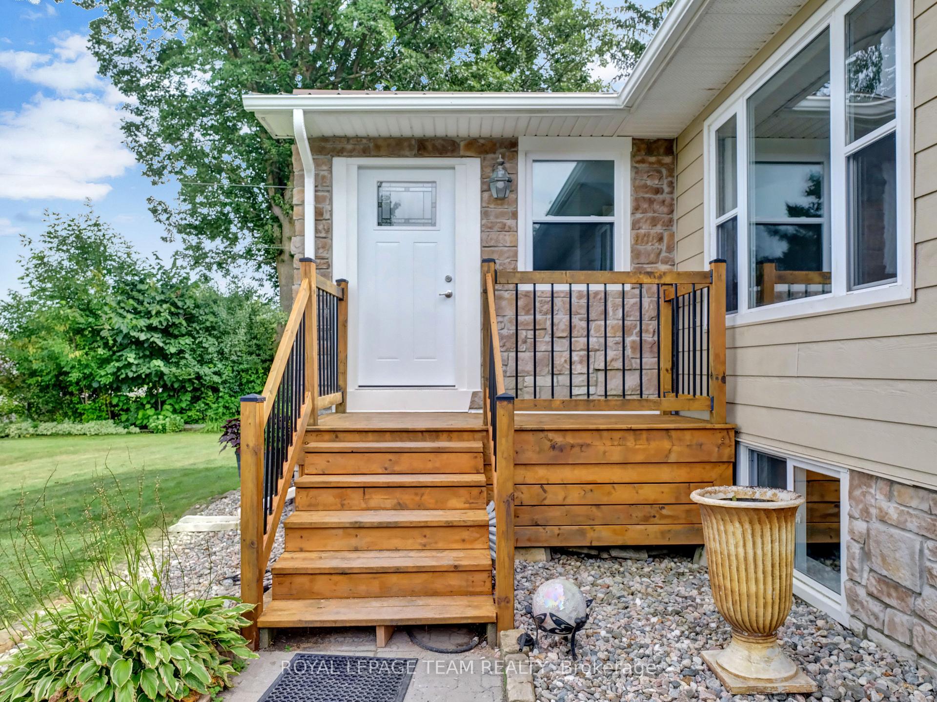 Photo 3 of 5702 First Line Road, Ottawa, Manotick South to Roger Stevens — HOMEH