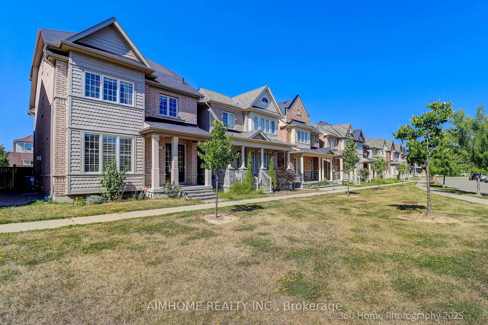 Photo 2 of 18 Saddlebrook Drive, Markham, Cornell — HOMEH